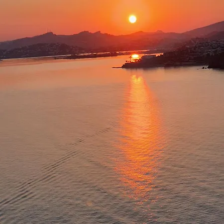 Duplex With Spectacular Sea View In Yalikavak *