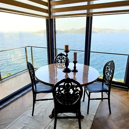 Duplex With Spectacular Sea View In Yalikavak 别墅